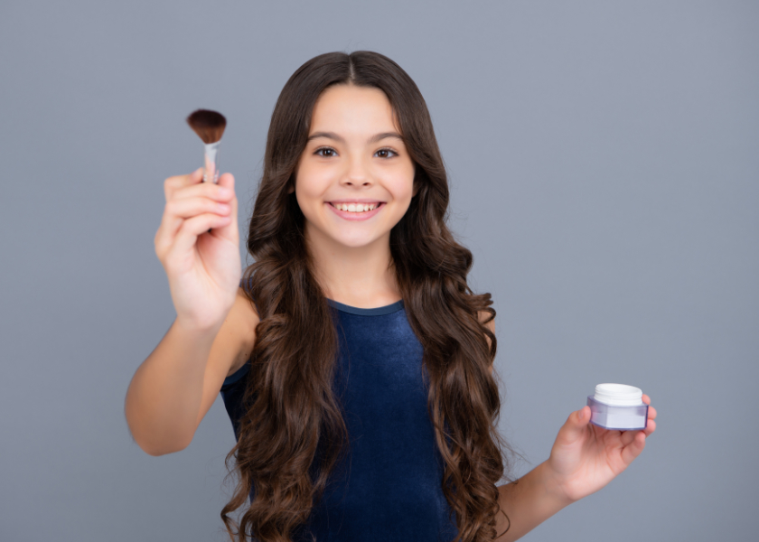 Maquillage fille : à 13 ans elle veut se maquiller, c'est trop tôt